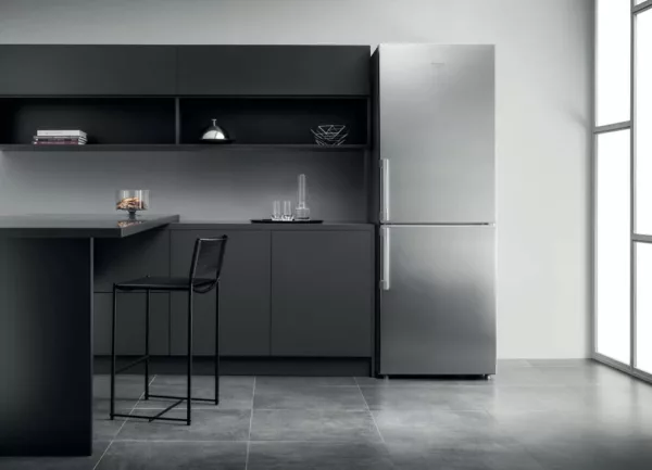 Hotpoint Ariston HA70BI 31 S Freestanding refrigerator with freezer cm. 70 hours 195 - lt. 462 - aluminum - Image 4